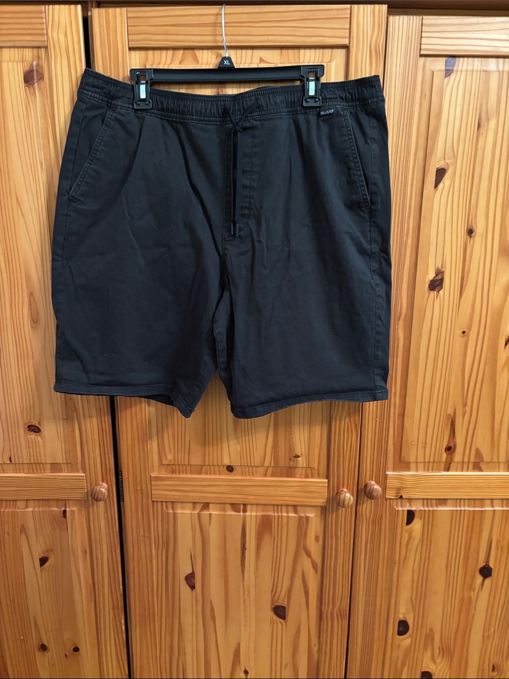 Hollister Men's Black Elastic waistband Athletic Shorts.Wear w/tees or button up